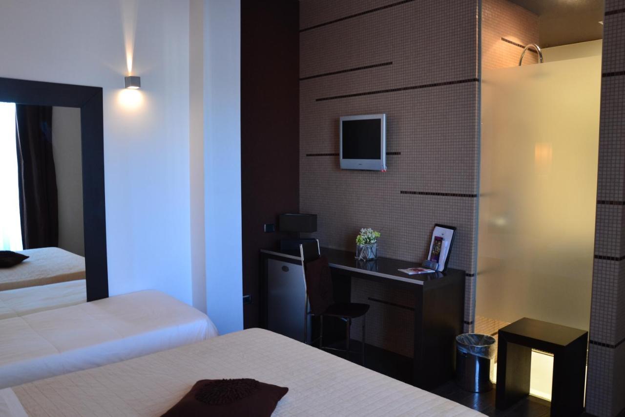 Hotel In - Lounge Room Cazzago  Екстер'єр фото