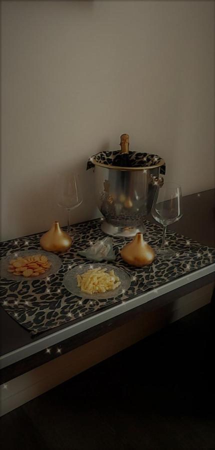 Hotel In - Lounge Room Cazzago  Екстер'єр фото